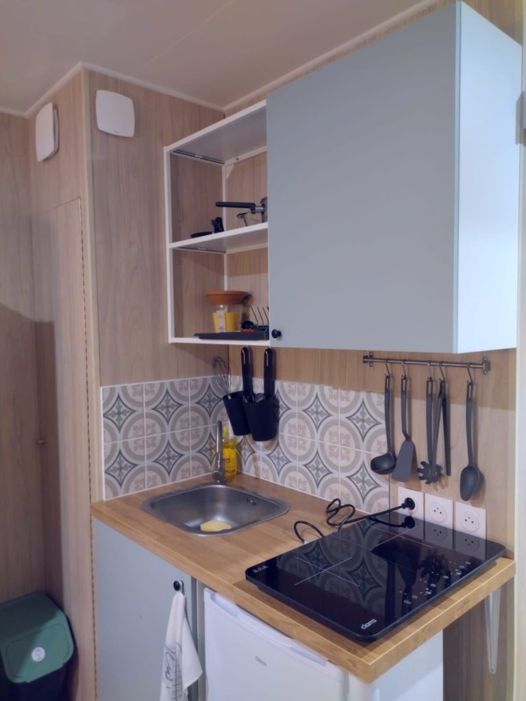 Kitchenette équipée
