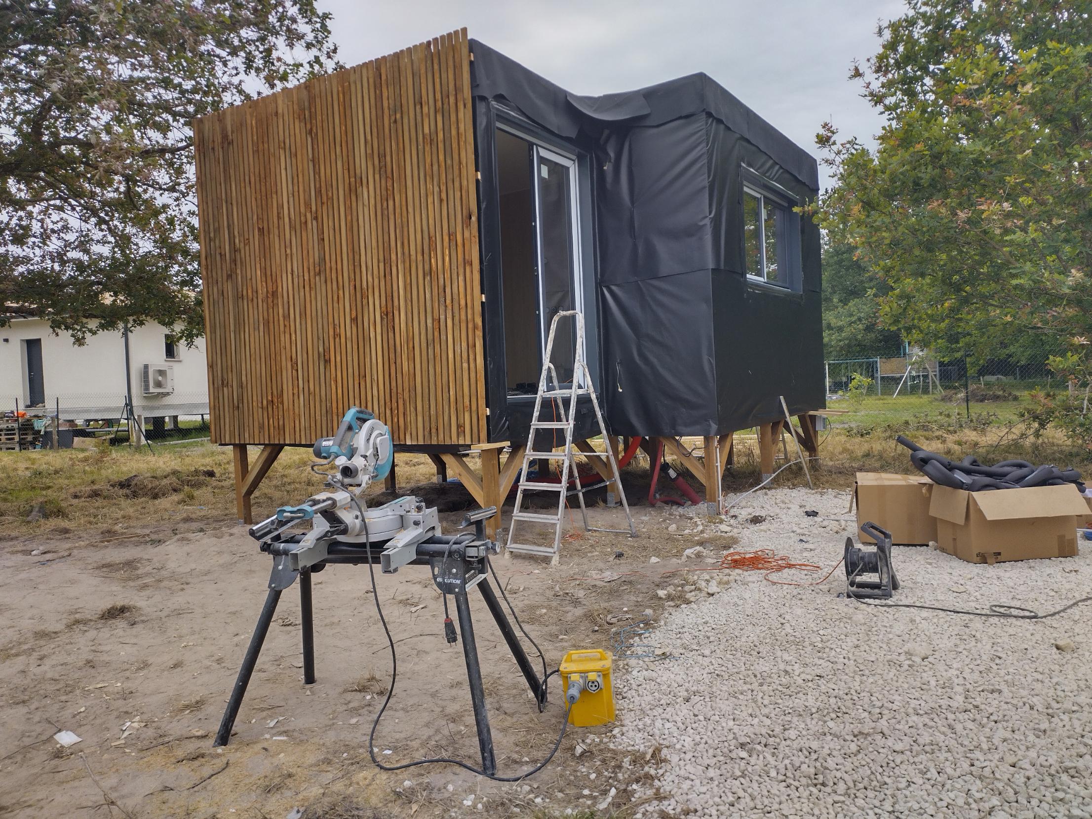 Chantier de la tiny house : bardage bois
